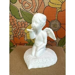 Original Artmark 3" Child Angel On Heart With Hand Out Blowing Kiss Ivory Color
